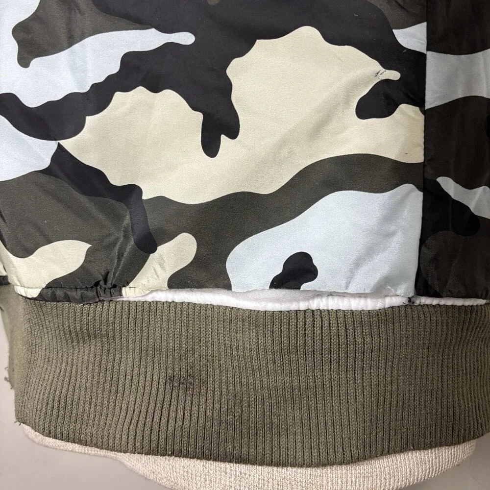 Sam zip up